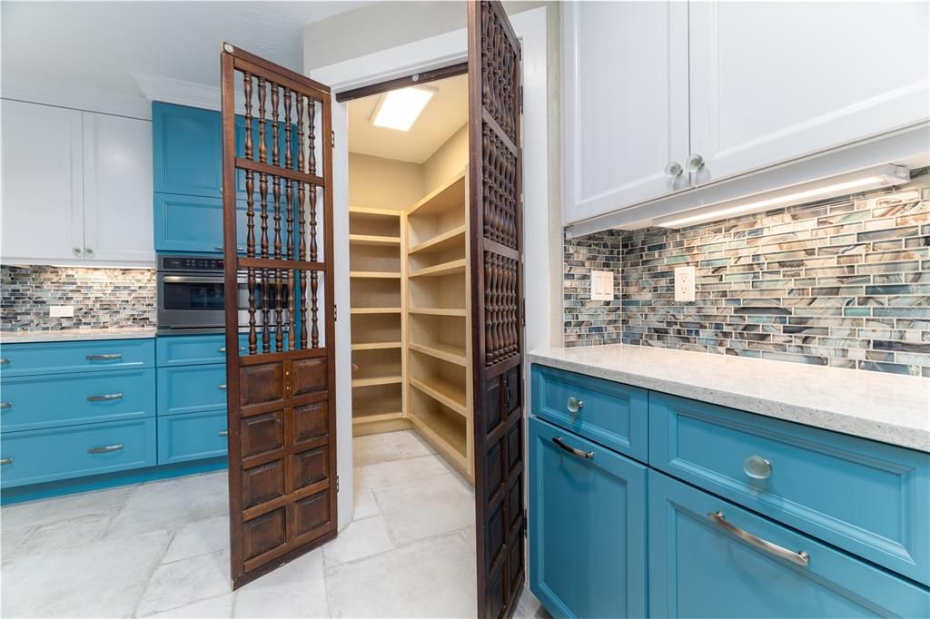 En Venta: $2,245,000 (3 camas, 3 baños, 2766 Pies cuadrados)