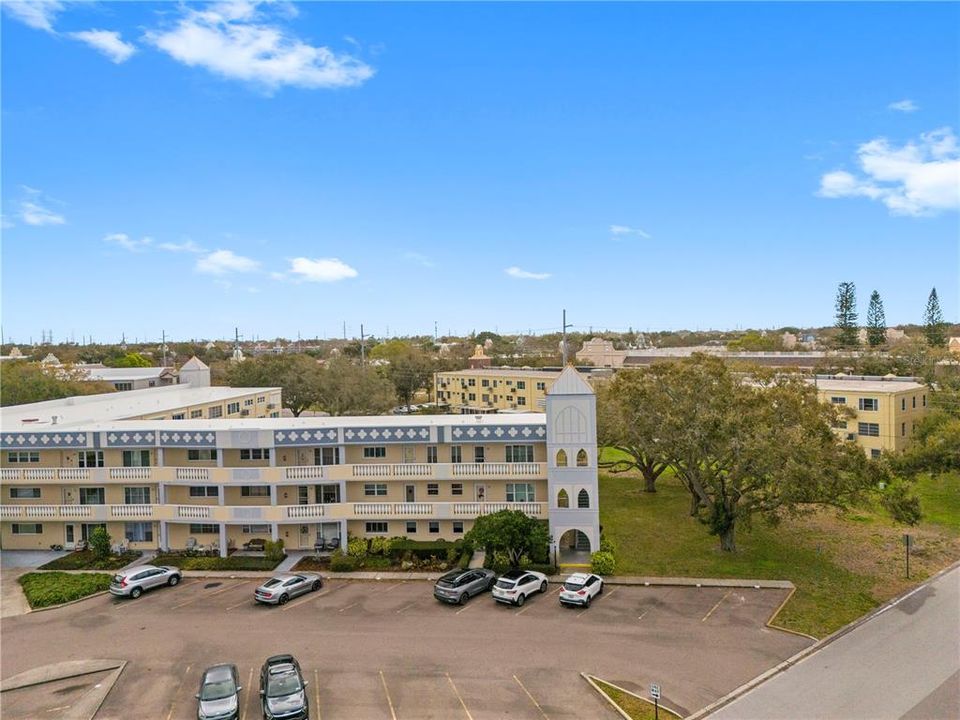 Active With Contract: $289,900 (3 beds, 3 baths, 2200 Square Feet)