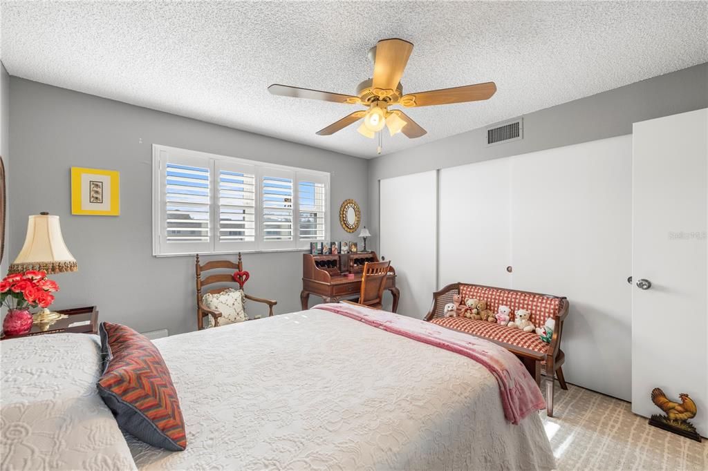 Active With Contract: $289,900 (3 beds, 3 baths, 2200 Square Feet)