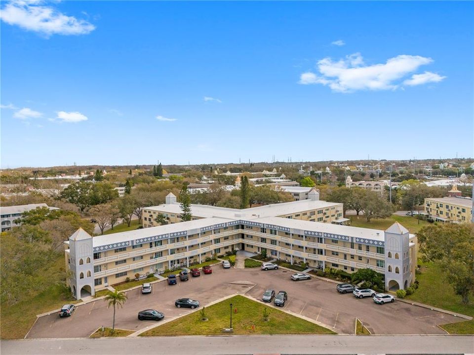 Active With Contract: $289,900 (3 beds, 3 baths, 2200 Square Feet)