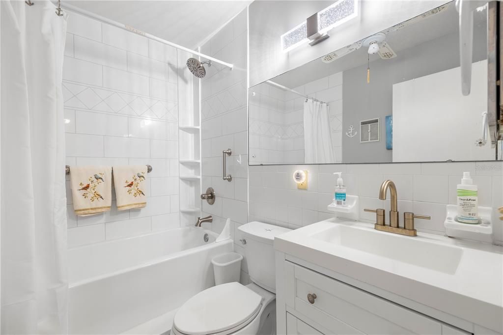 Active With Contract: $289,900 (3 beds, 3 baths, 2200 Square Feet)