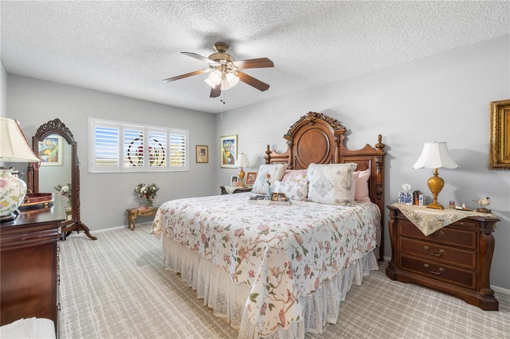 Active With Contract: $289,900 (3 beds, 3 baths, 2200 Square Feet)