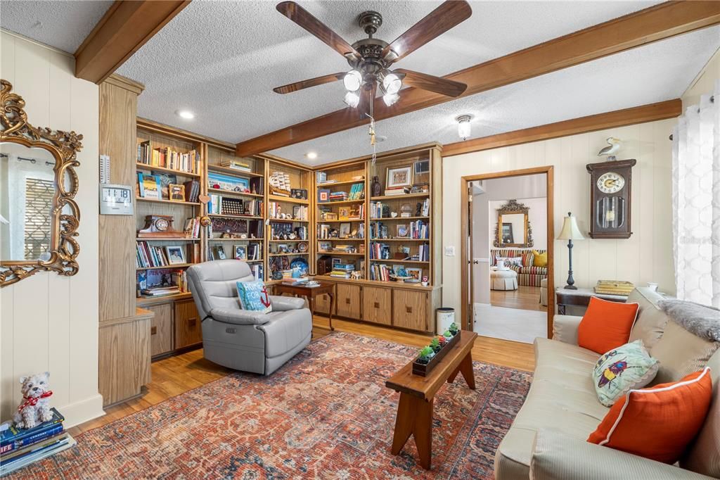 Active With Contract: $289,900 (3 beds, 3 baths, 2200 Square Feet)