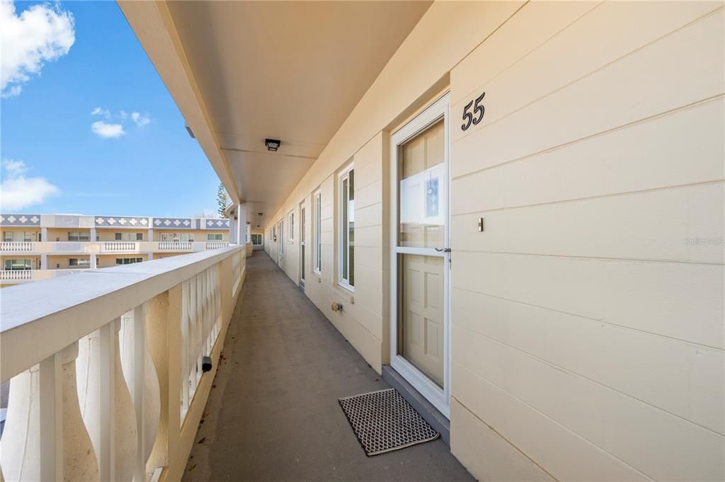 Active With Contract: $289,900 (3 beds, 3 baths, 2200 Square Feet)