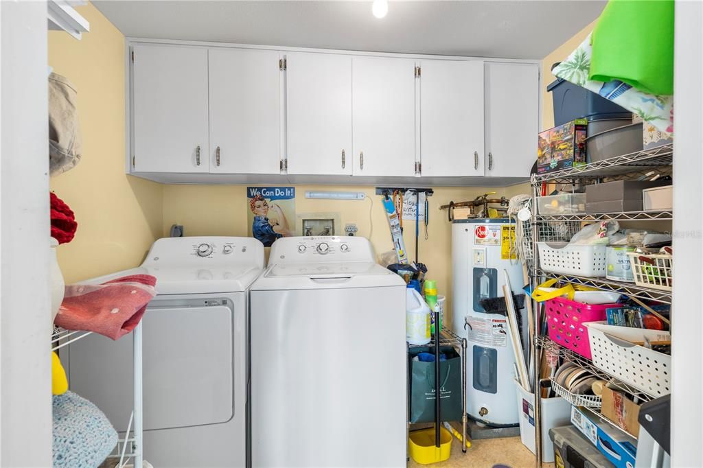 Active With Contract: $289,900 (3 beds, 3 baths, 2200 Square Feet)