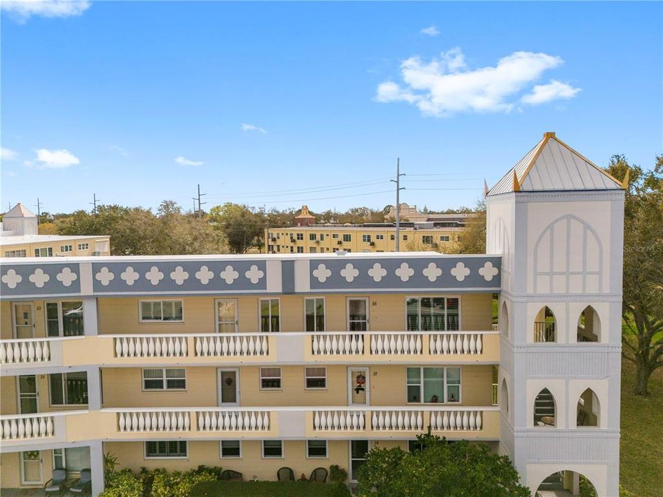 Active With Contract: $289,900 (3 beds, 3 baths, 2200 Square Feet)