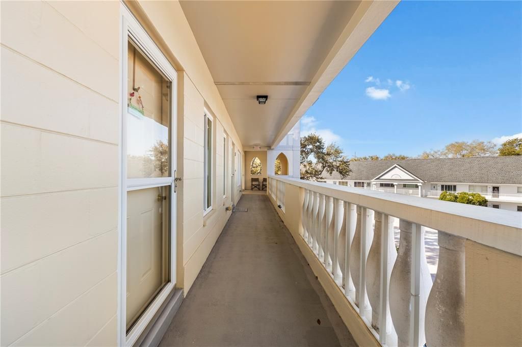 Active With Contract: $289,900 (3 beds, 3 baths, 2200 Square Feet)