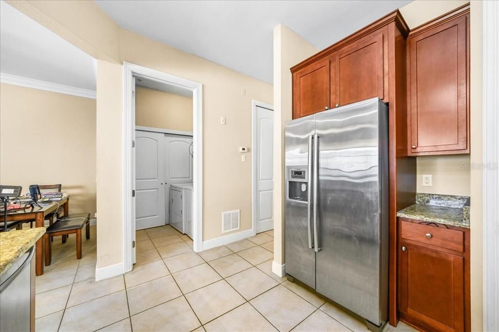 Activo con contrato: $249,000 (2 camas, 2 baños, 1098 Pies cuadrados)