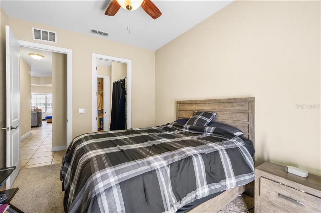 Activo con contrato: $249,000 (2 camas, 2 baños, 1098 Pies cuadrados)