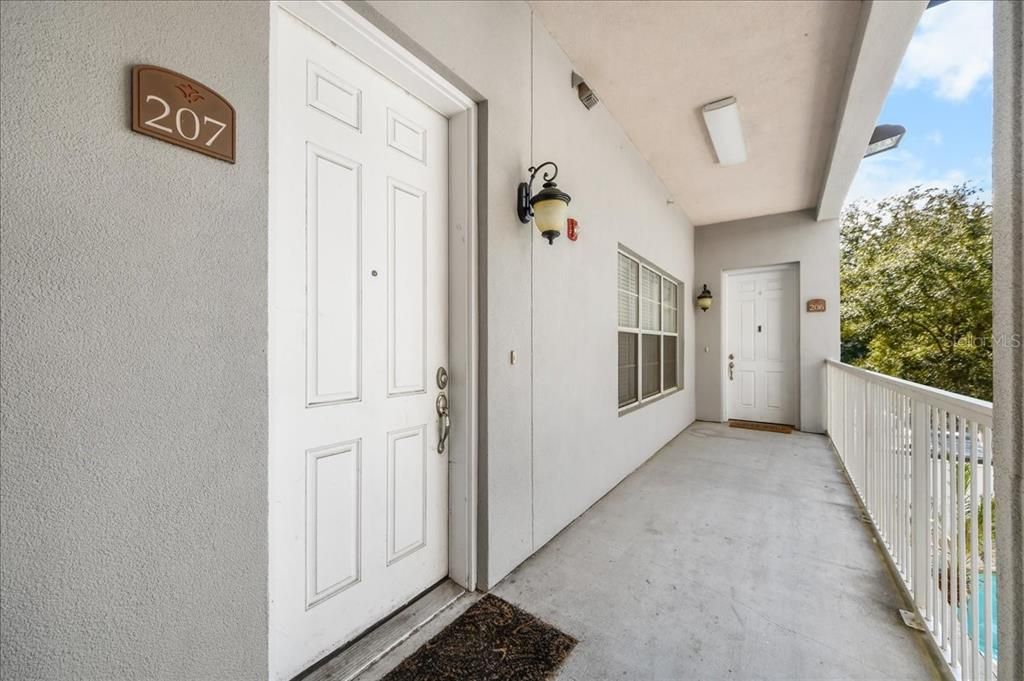 Activo con contrato: $249,000 (2 camas, 2 baños, 1098 Pies cuadrados)