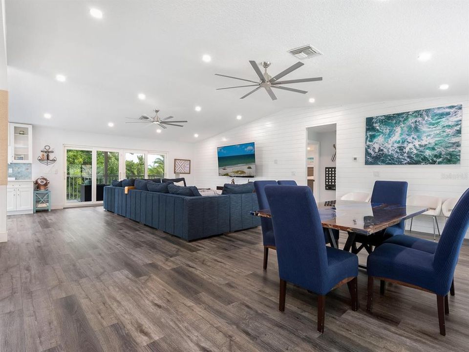 For Sale: $2,995,000 (5 beds, 3 baths, 3042 Square Feet)