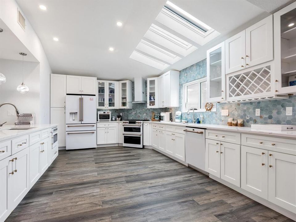 For Sale: $2,995,000 (5 beds, 3 baths, 3042 Square Feet)