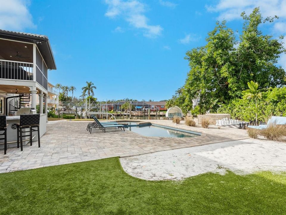 For Sale: $2,995,000 (5 beds, 3 baths, 3042 Square Feet)