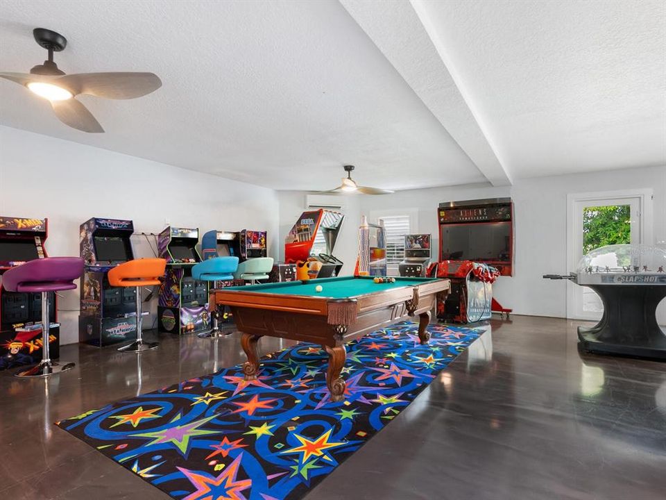 For Sale: $2,995,000 (5 beds, 3 baths, 3042 Square Feet)