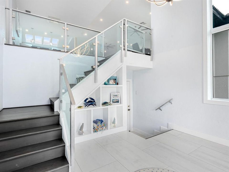 For Sale: $2,995,000 (5 beds, 3 baths, 3042 Square Feet)