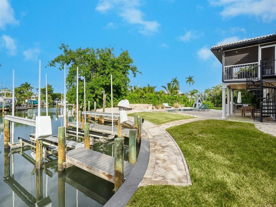 For Sale: $2,995,000 (5 beds, 3 baths, 3042 Square Feet)