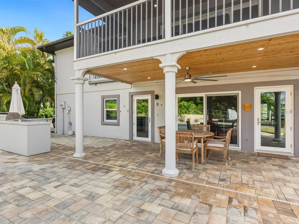For Sale: $2,995,000 (5 beds, 3 baths, 3042 Square Feet)