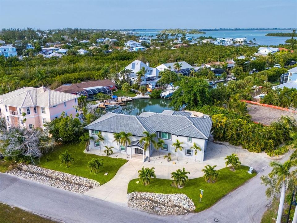 For Sale: $2,995,000 (5 beds, 3 baths, 3042 Square Feet)