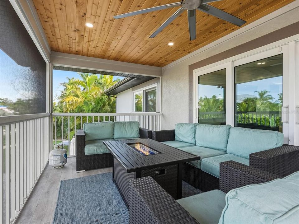 For Sale: $2,995,000 (5 beds, 3 baths, 3042 Square Feet)