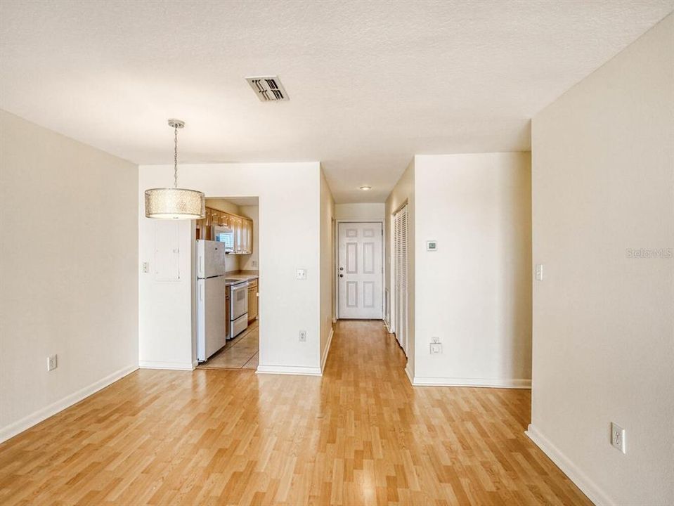 For Rent: $1,700 (2 beds, 2 baths, 1050 Square Feet)