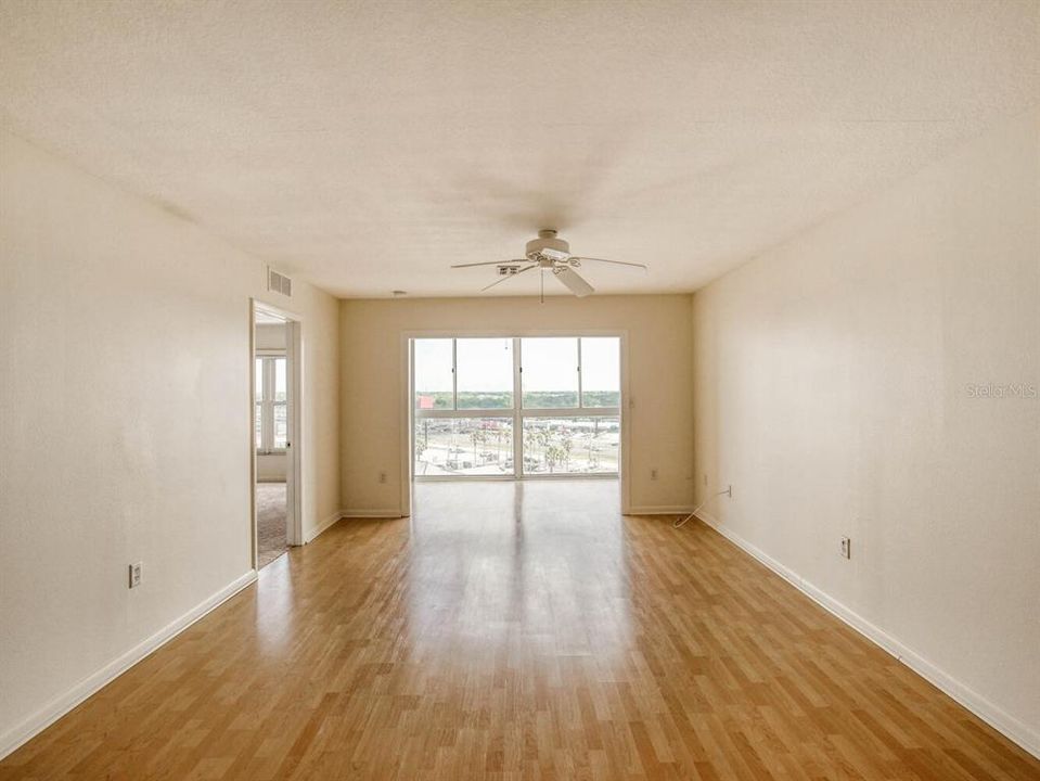 For Rent: $1,700 (2 beds, 2 baths, 1050 Square Feet)