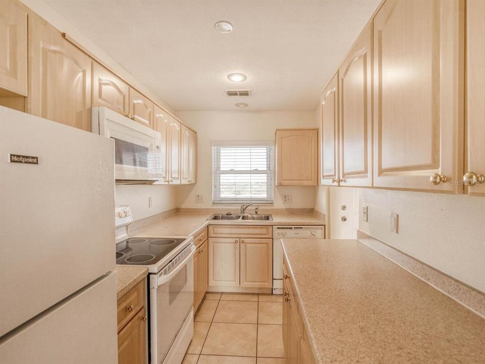 For Rent: $1,700 (2 beds, 2 baths, 1050 Square Feet)