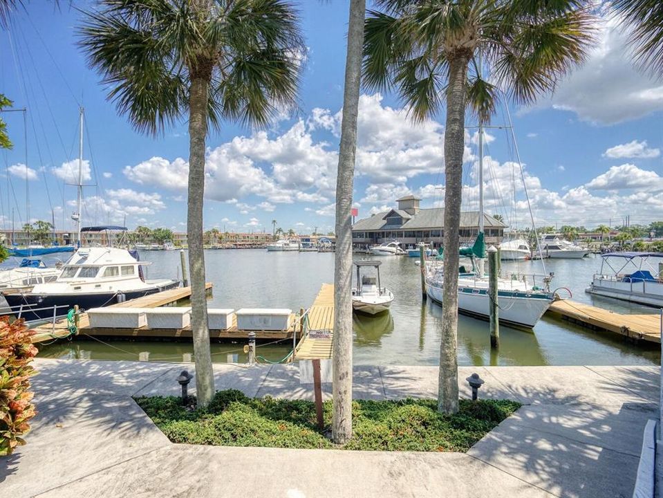For Rent: $1,700 (2 beds, 2 baths, 1050 Square Feet)
