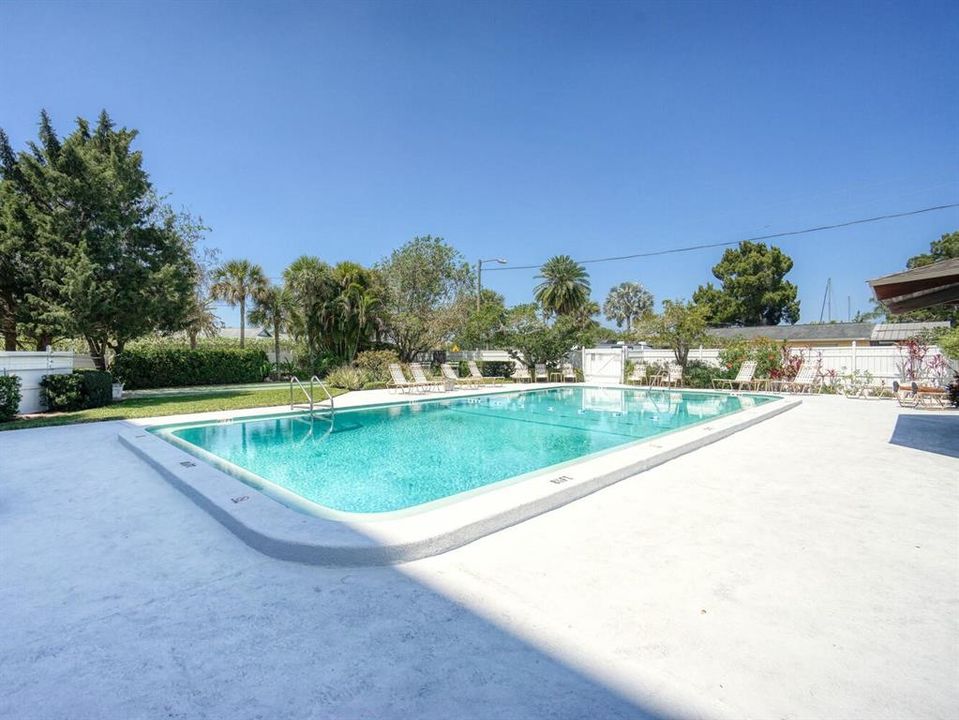 For Rent: $1,700 (2 beds, 2 baths, 1050 Square Feet)