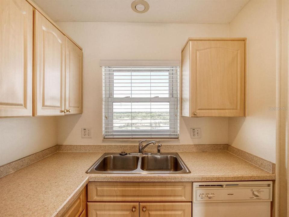 For Rent: $1,700 (2 beds, 2 baths, 1050 Square Feet)