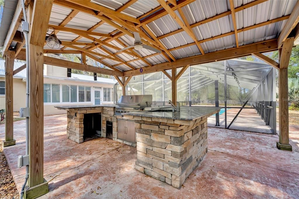 Activo con contrato: $475,000 (3 camas, 2 baños, 1896 Pies cuadrados)
