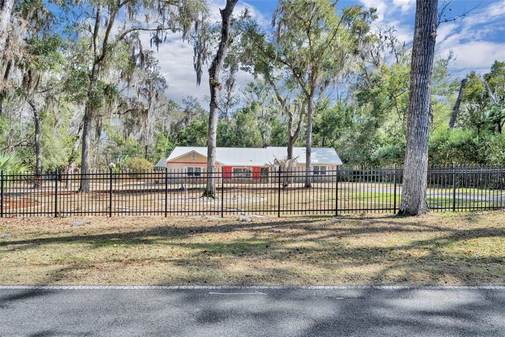 Activo con contrato: $475,000 (3 camas, 2 baños, 1896 Pies cuadrados)