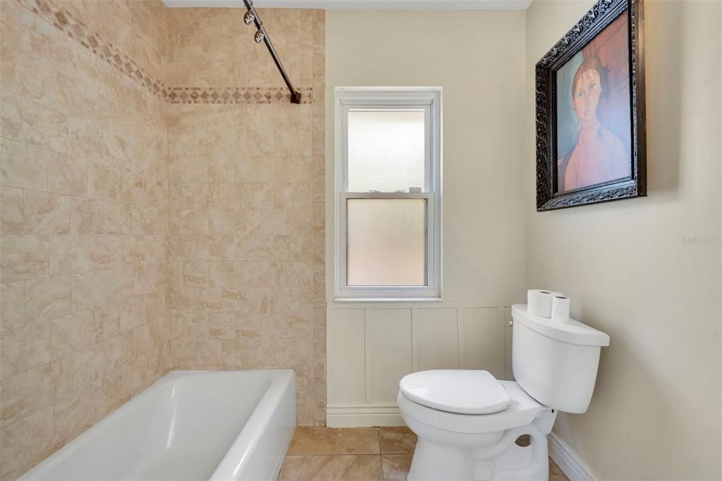 Activo con contrato: $475,000 (3 camas, 2 baños, 1896 Pies cuadrados)