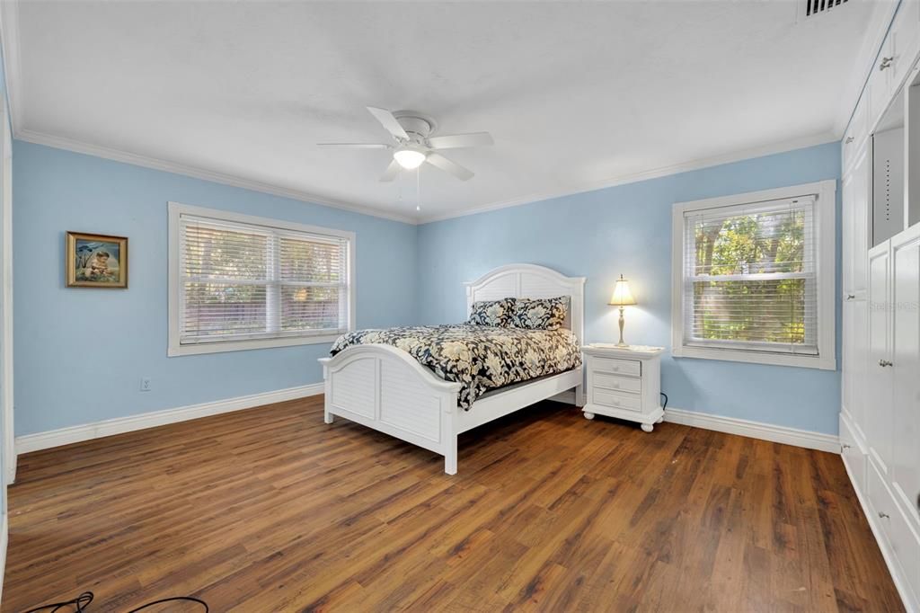 Activo con contrato: $475,000 (3 camas, 2 baños, 1896 Pies cuadrados)