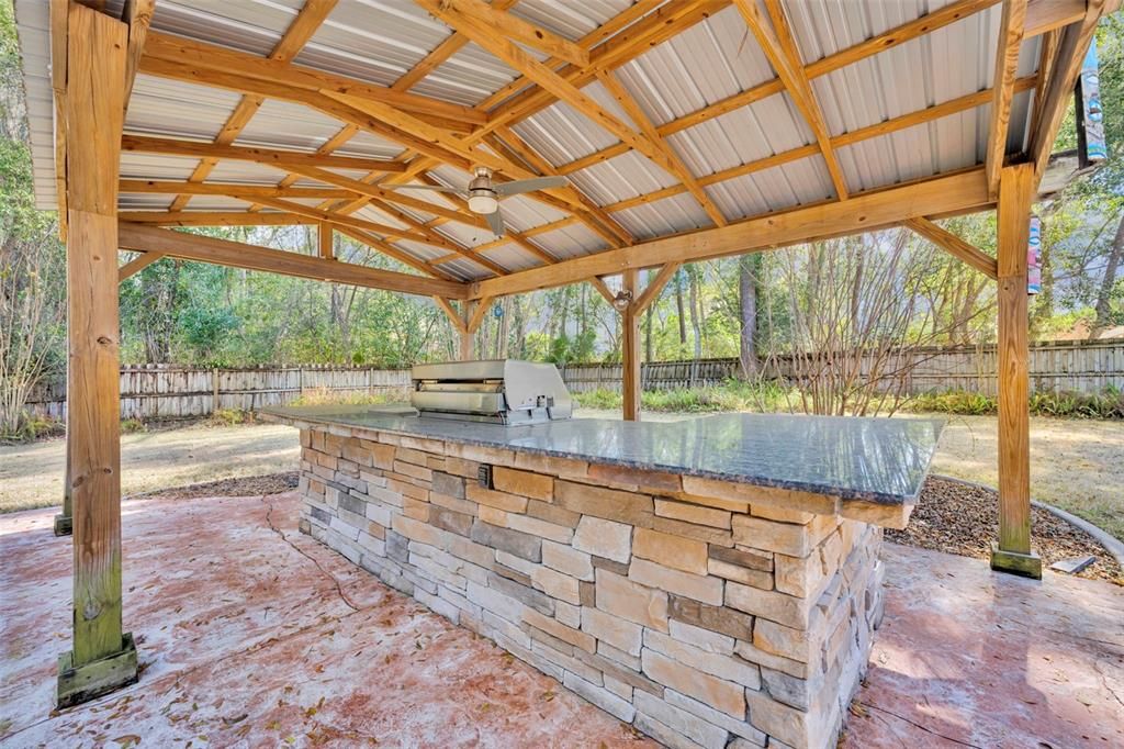 Activo con contrato: $475,000 (3 camas, 2 baños, 1896 Pies cuadrados)
