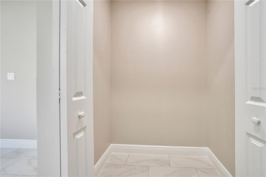 Active With Contract: $349,000 (4 beds, 1 baths, 1699 Square Feet)
