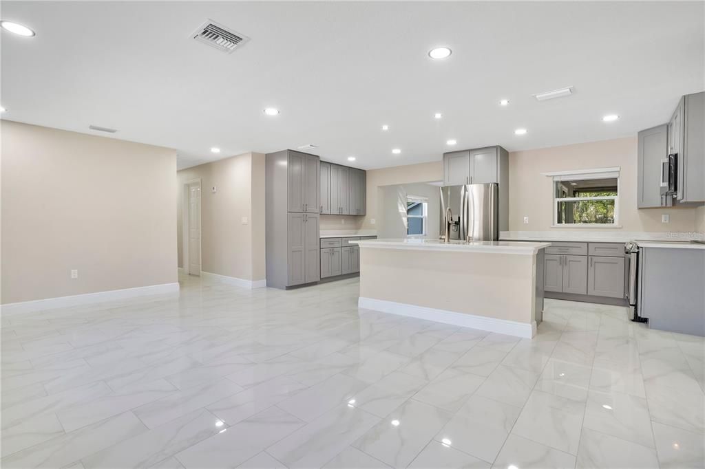 Active With Contract: $349,000 (4 beds, 1 baths, 1699 Square Feet)