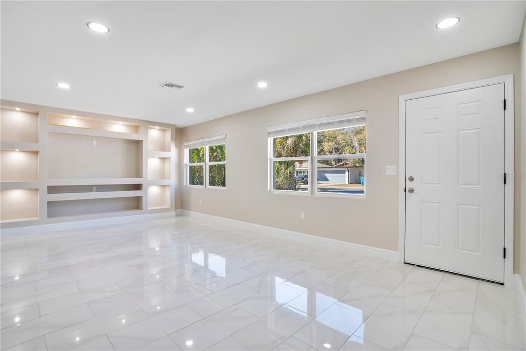 Active With Contract: $349,000 (4 beds, 1 baths, 1699 Square Feet)