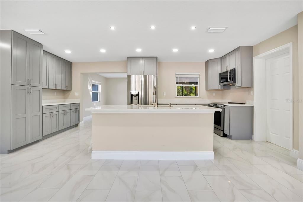 Active With Contract: $349,000 (4 beds, 1 baths, 1699 Square Feet)