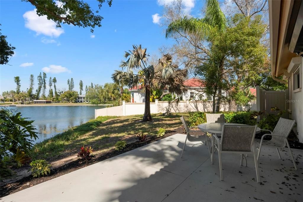 For Sale: $459,000 (2 beds, 2 baths, 1309 Square Feet)