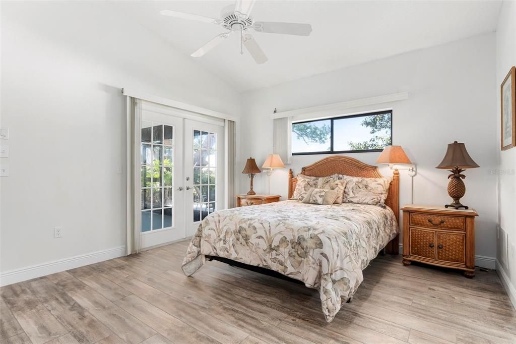 For Sale: $459,000 (2 beds, 2 baths, 1309 Square Feet)