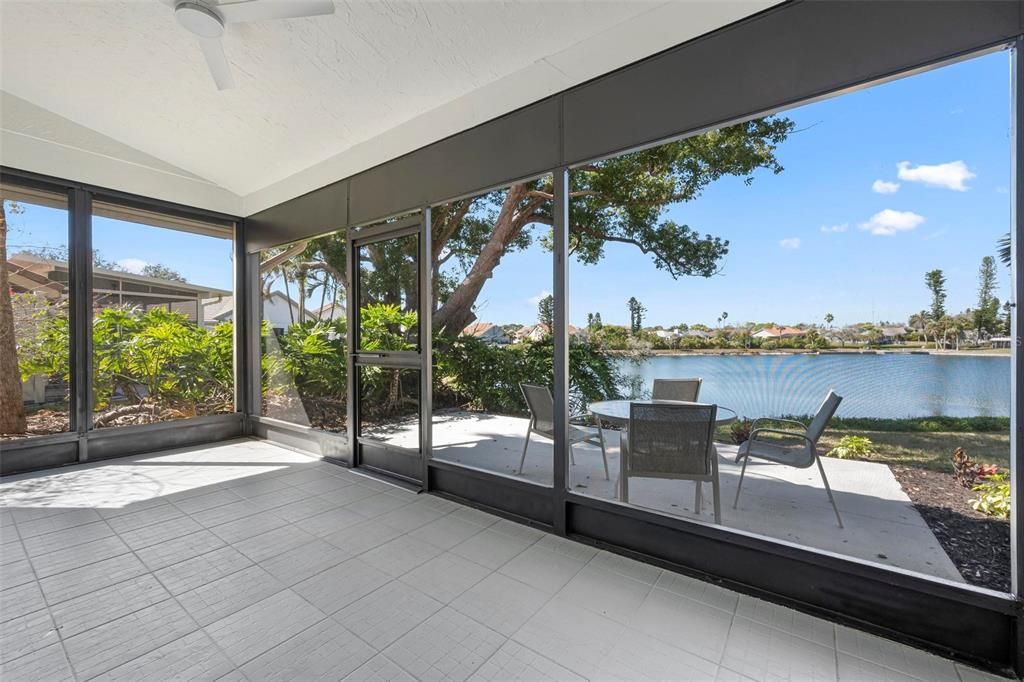 For Sale: $459,000 (2 beds, 2 baths, 1309 Square Feet)