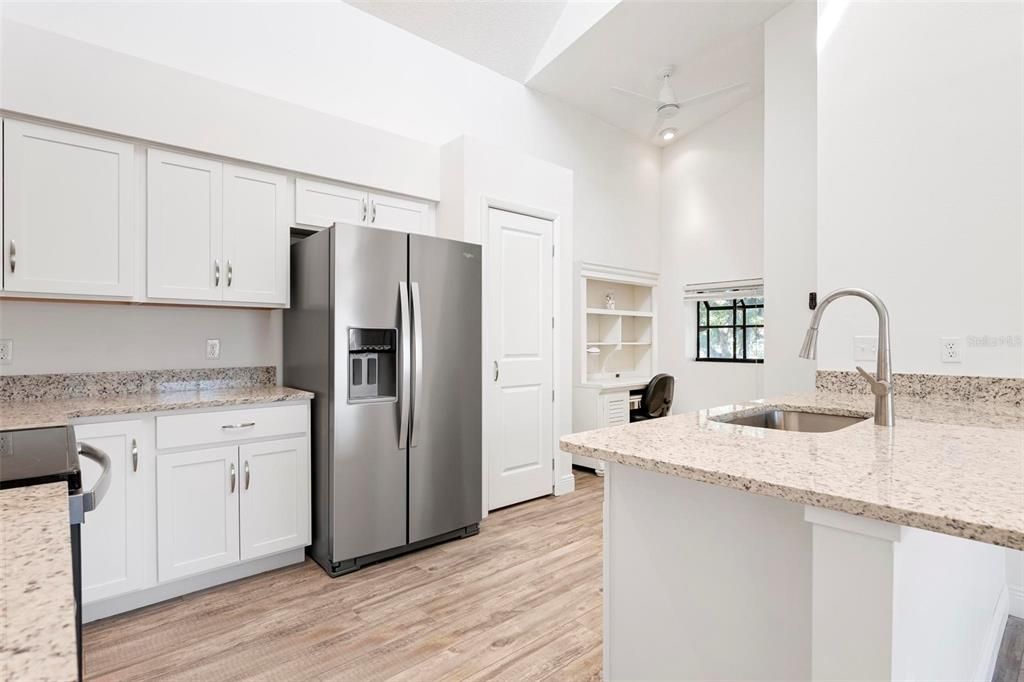 For Sale: $459,000 (2 beds, 2 baths, 1309 Square Feet)