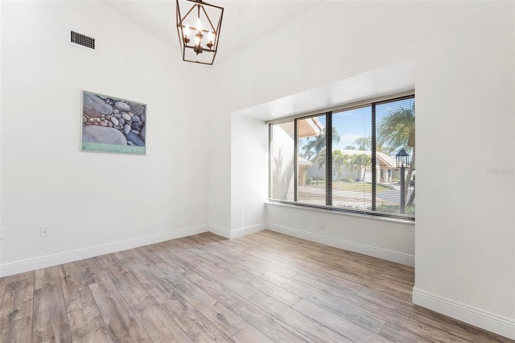 For Sale: $459,000 (2 beds, 2 baths, 1309 Square Feet)