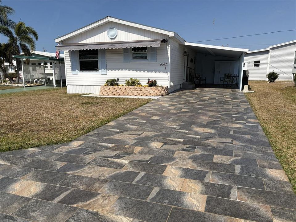 Под контрактом: $167,000 (2 спален, 2 ванн, 836 Квадратных фут)