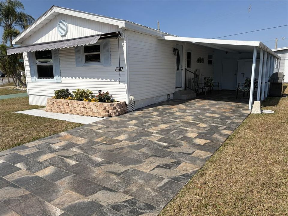 Под контрактом: $167,000 (2 спален, 2 ванн, 836 Квадратных фут)