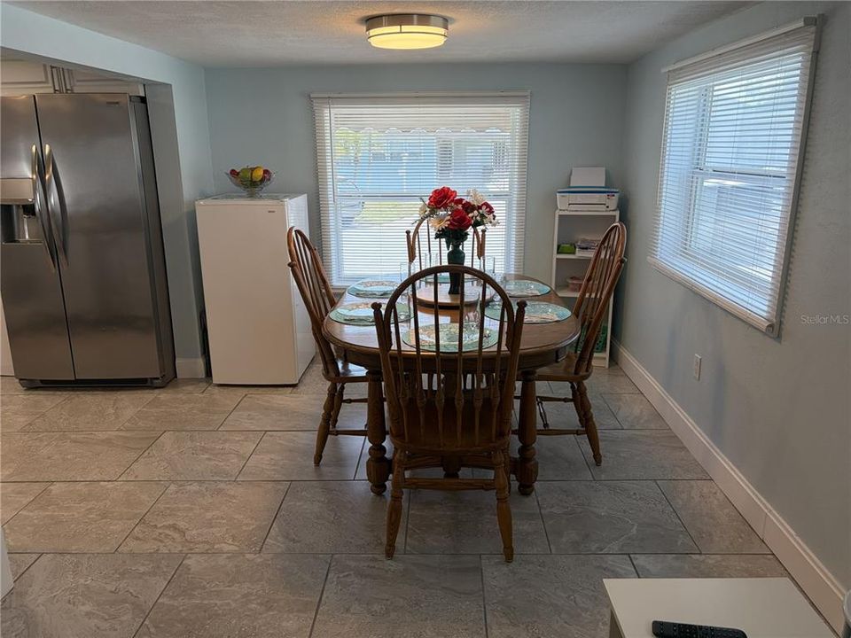 Под контрактом: $167,000 (2 спален, 2 ванн, 836 Квадратных фут)