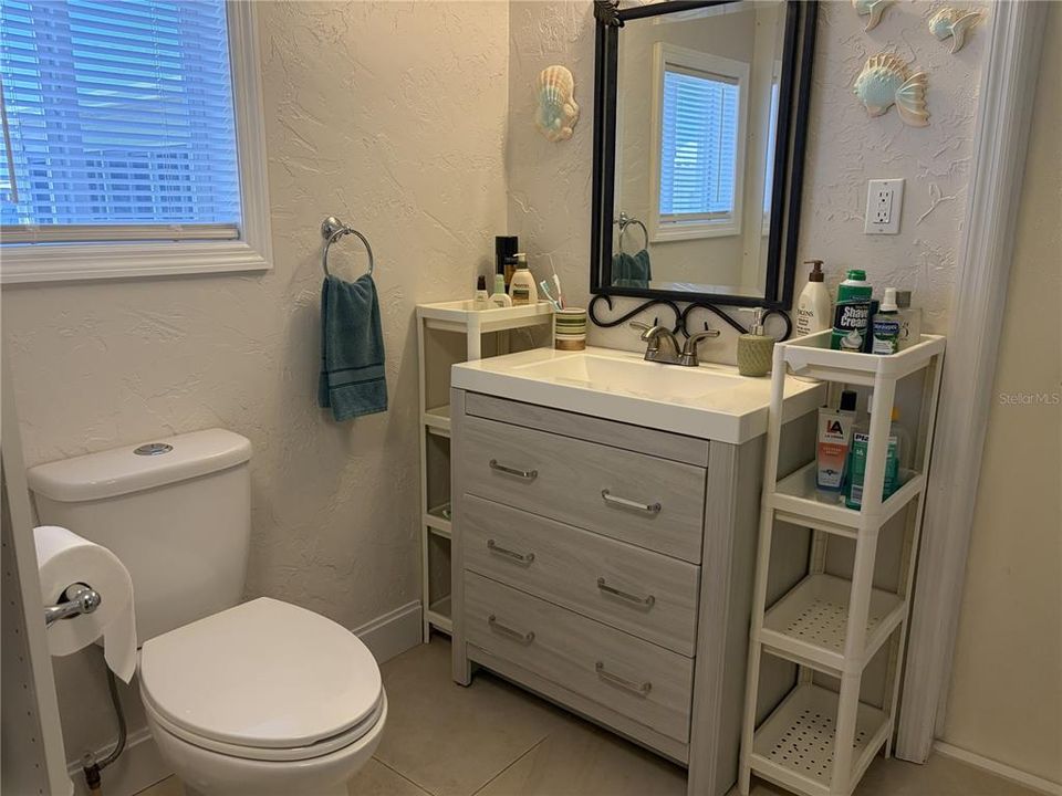 Под контрактом: $167,000 (2 спален, 2 ванн, 836 Квадратных фут)