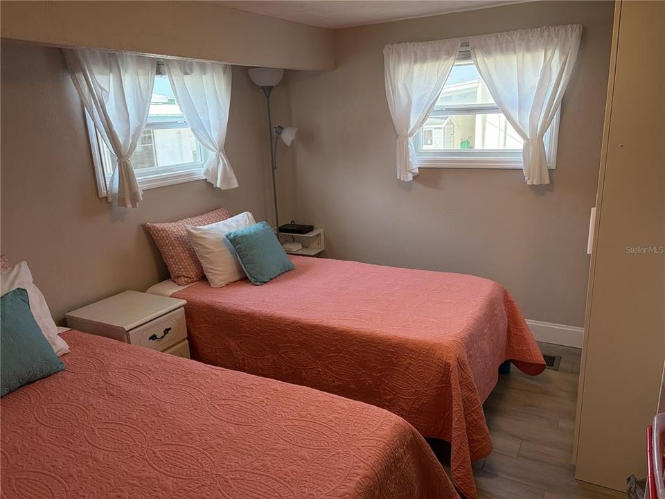 Под контрактом: $167,000 (2 спален, 2 ванн, 836 Квадратных фут)