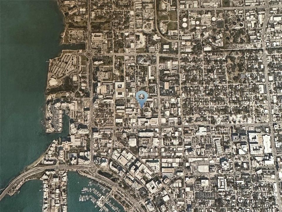 Под контрактом: $799,000 (0.13 acres)