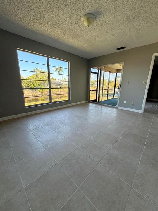 For Sale: $350,000 (4 beds, 0 baths, 1948 Square Feet)